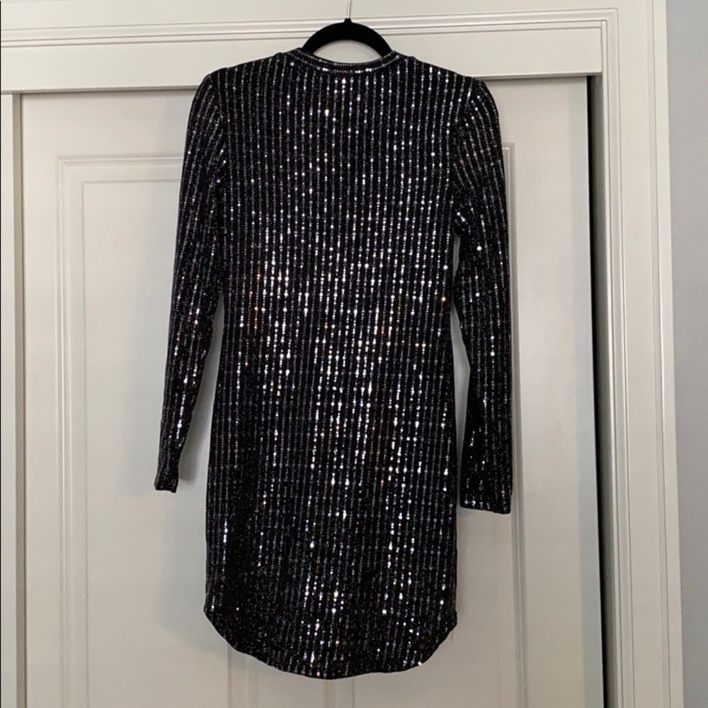 Dress - Picture 4 of 4